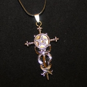 Pentagram kříž gotik